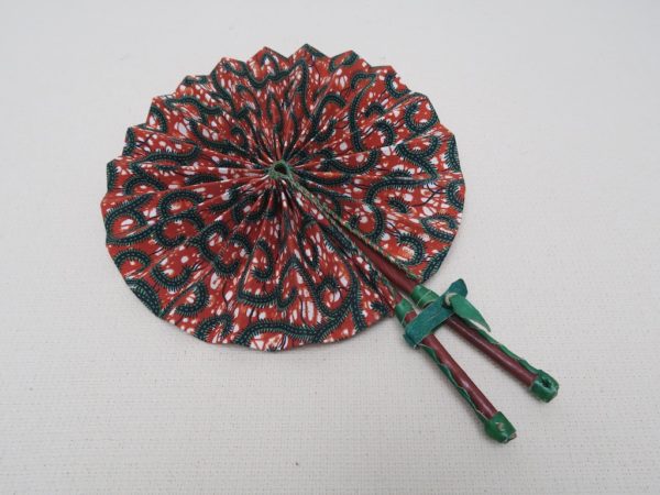 Eventail en wax rouge